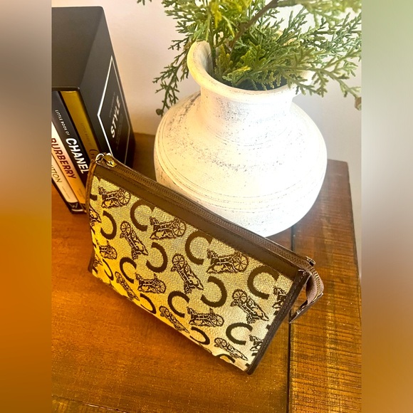 Celine Horse Carriage Vintage Clutch (with COA) - Picture 3 of 12